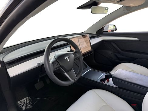 Used 2023 Tesla Model 3 Standard Range image 10