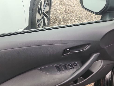 Used 2024 Toyota Corolla LE FWD image 11