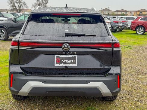 New 2026 Volkswagen Tiguan S image 8