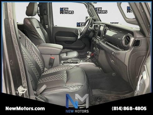Used 2023 Jeep Gladiator Sport AWD/4WD image 13