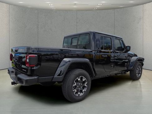 Used 2026 Jeep Gladiator Sport AWD/4WD image 4