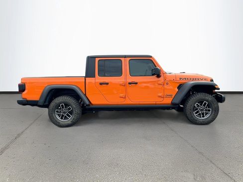 Certified 2025 Jeep Gladiator Mojave image 8
