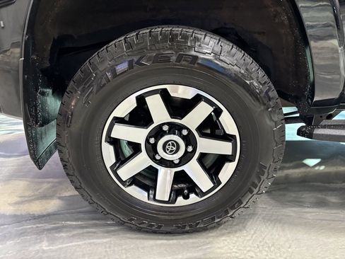 Used 2019 Toyota 4Runner TRD Off-Road Premium image 26
