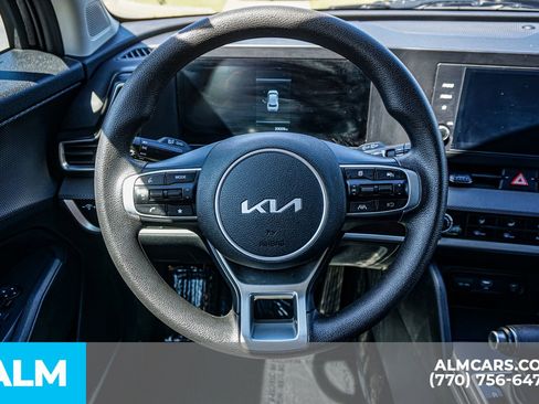 Used 2025 Kia Sportage LX image 30