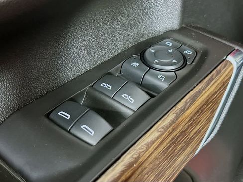 Used 2021 Chevrolet Silverado 1500 High Country w/ Technology Package image 29