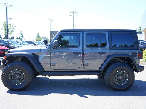 Used 2022 Jeep Wrangler Unlimited Rubicon w/ Cold Weather Group AWD/4WD image 8