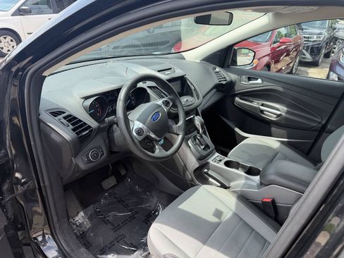 Used 2016 Ford Escape SE w/ Equipment Group 201A FWD image 19