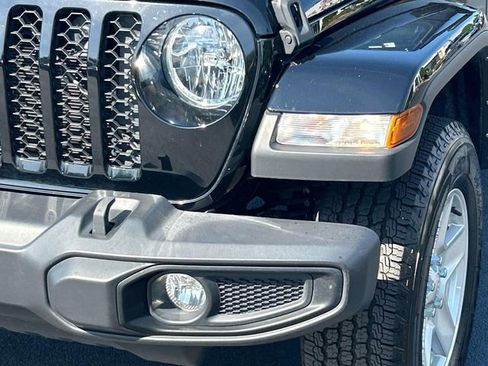 Used 2022 Jeep Gladiator Sport AWD/4WD image 10