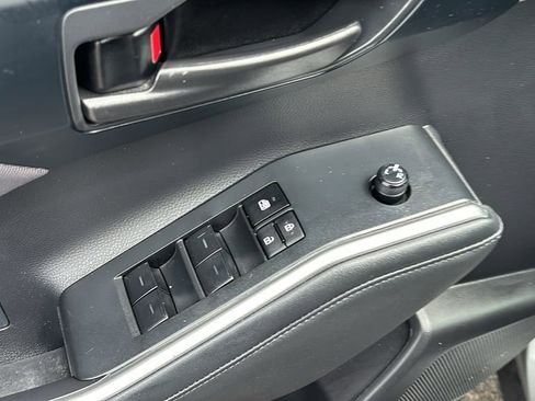 Used 2023 Toyota Highlander L FWD image 14