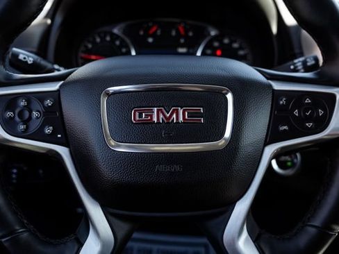 Used 2024 GMC Terrain SLT AWD/4WD image 17