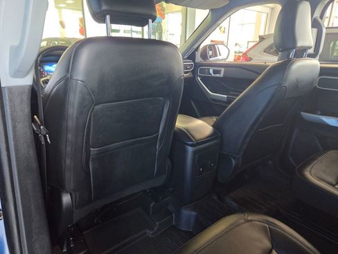 Used 2023 Ford Explorer XLT w/ Equipment Group 202A image 17