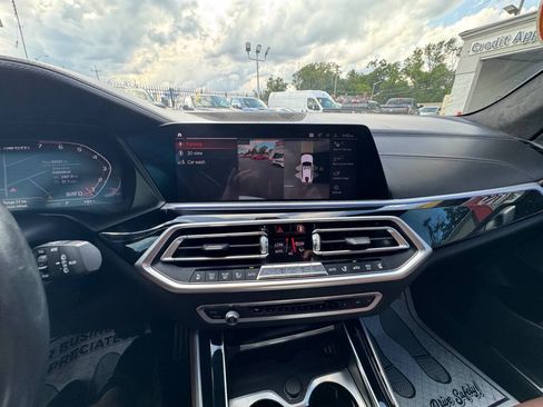 Used 2020 BMW X5 M50i w/ Executive Package AWD/4WD image 19