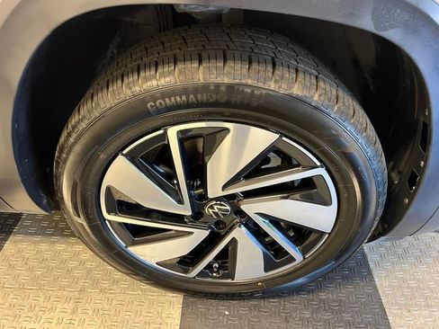 Certified 2024 Volkswagen Atlas SE FWD image 10