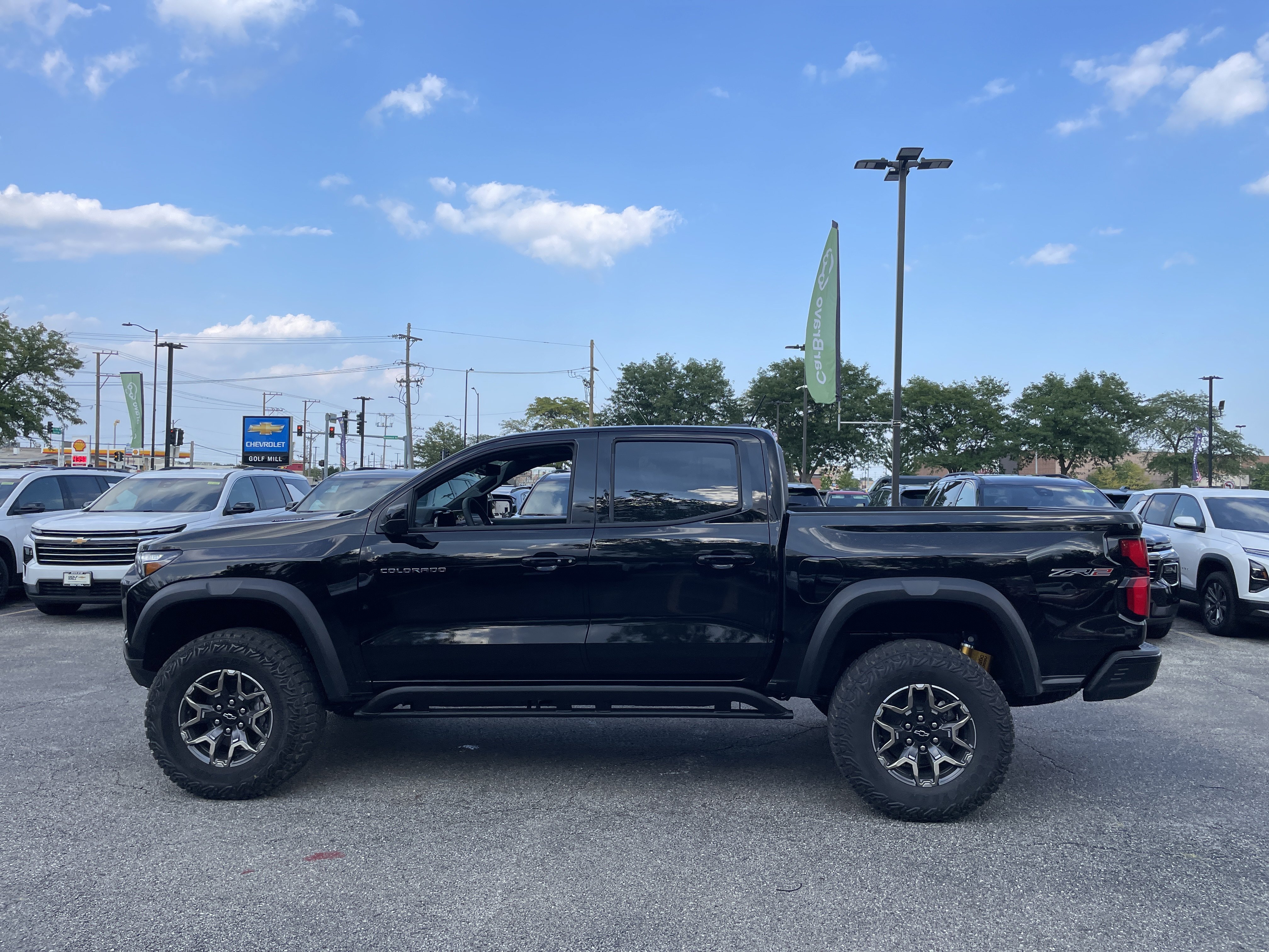 New 2026 Chevrolet Colorado ZR2 w/ Technology Package AWD/4WD image 8