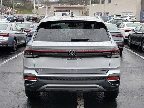 New 2026 Volkswagen Taos SE AWD/4WD image 4