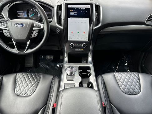 Used 2024 Ford Edge Titanium image 15