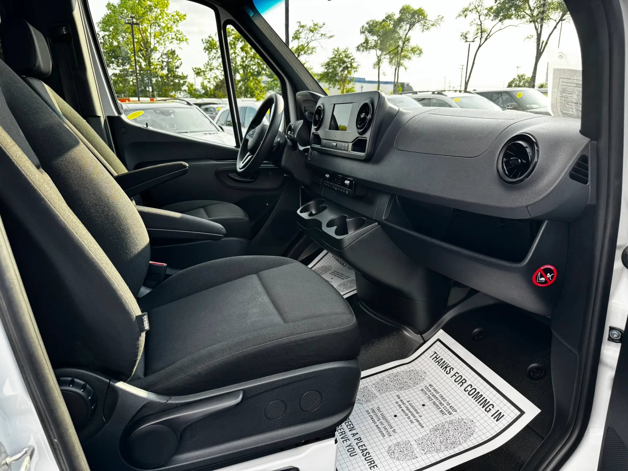 Used 2024 Mercedes-Benz Sprinter 2500 image 11