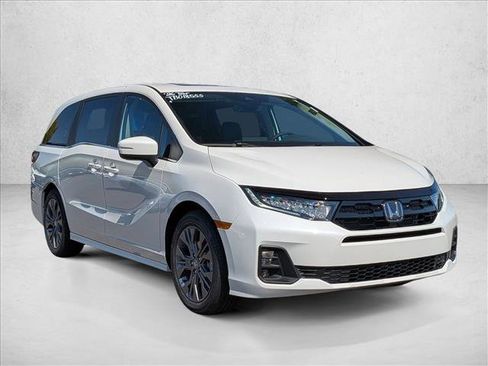 New 2026 Honda Odyssey Touring image 7