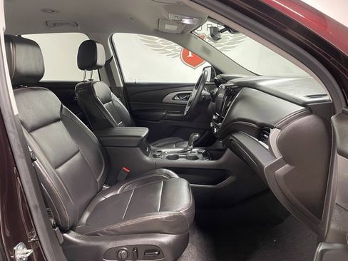 Used 2020 Chevrolet Traverse LT w/ Driver Confidence II Package image 22