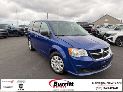 Used 2018 Dodge Grand Caravan SE w/ UConnect Hands-Free Group