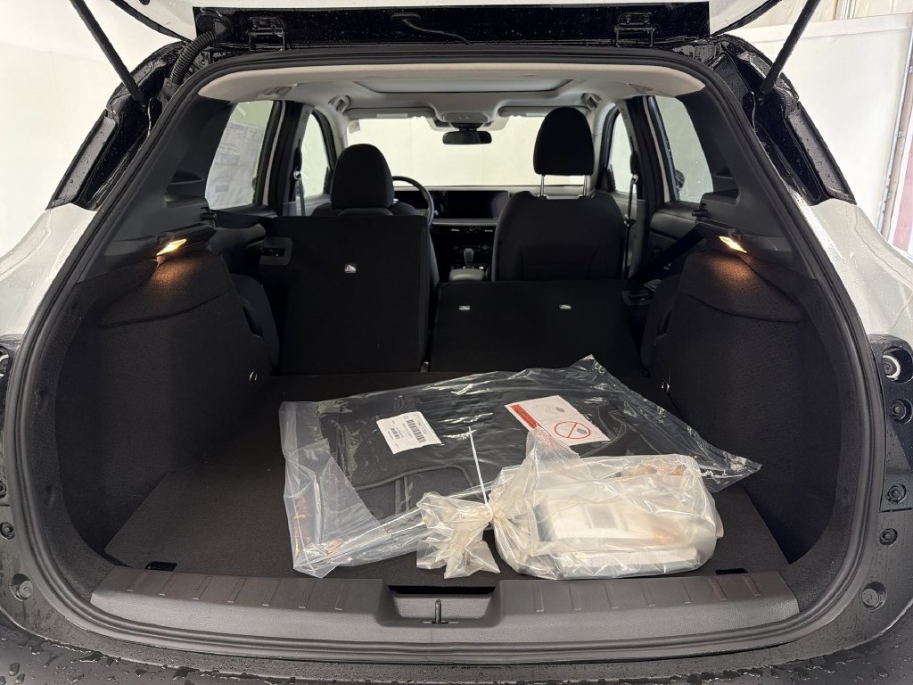 Certified 2026 Nissan Kicks SV w/ SV Premium Package AWD/4WD image 18