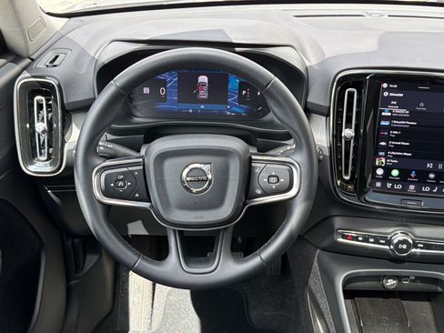 Used 2023 Volvo XC40 B4 Plus w/ Protection Package Premier FWD image 25
