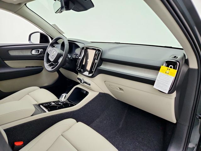 New 2026 Volvo XC40 B5 Ultra w/ Climate Package AWD/4WD image 13