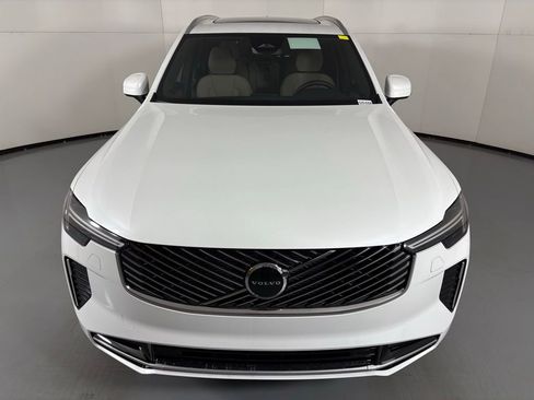 New 2026 Volvo XC90 B5 Core w/ Protection Package image 3