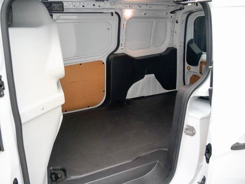 Used 2018 Ford Transit Connect XLT image 23