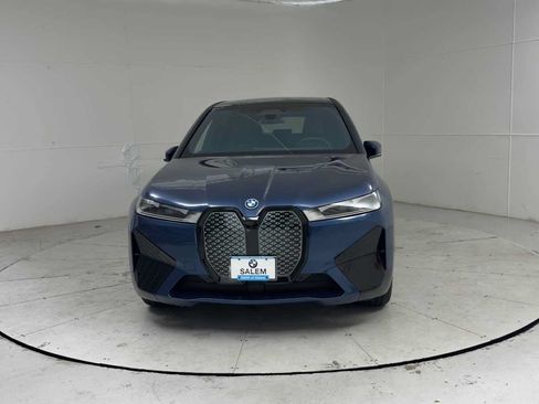 Used 2024 BMW iX xDrive50 w/ Sport Package AWD/4WD image 7
