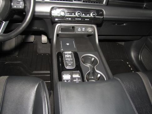 Certified 2025 Honda Pilot Touring image 15