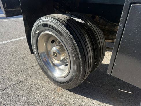 Used 2023 Ford F550 4x4 Crew Cab Super Duty image 6