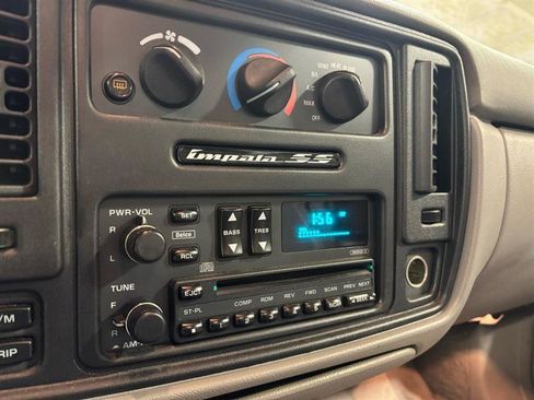 Used 1994 Chevrolet Caprice SS RWD image 22