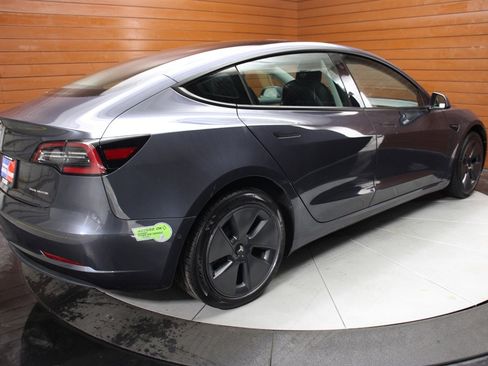 Used 2022 Tesla Model 3 Long Range AWD/4WD image 9