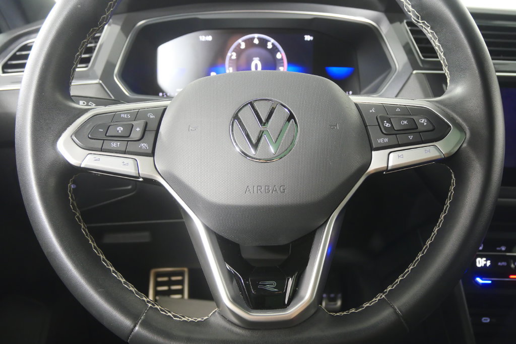 Used 2023 Volkswagen Tiguan SE R-Line FWD image 19