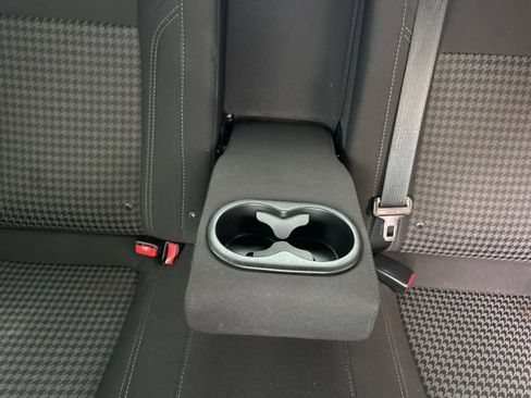 Used 2019 Dodge Challenger SXT image 17