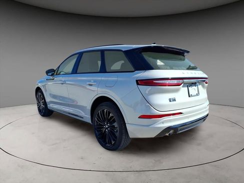 Used 2024 Lincoln Corsair Reserve w/ Jet Appearance Package image 3