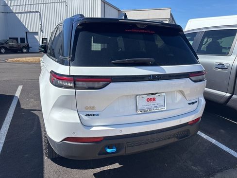 Used 2024 Jeep Grand Cherokee Trailhawk w/ Luxury Tech Group III image 11