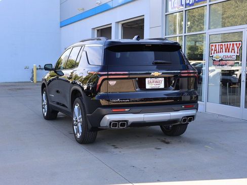 New 2026 Chevrolet Traverse LT w/ Driver Confidence Package FWD image 8