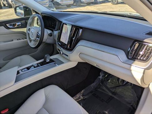 Used 2025 Volvo XC60 T8 Plus w/ Protection Package Premier image 27