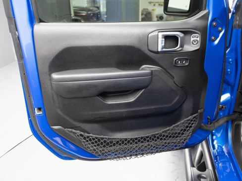 Used 2022 Jeep Wrangler Unlimited Rubicon 4xe w/ Dual Top Group AWD/4WD image 29