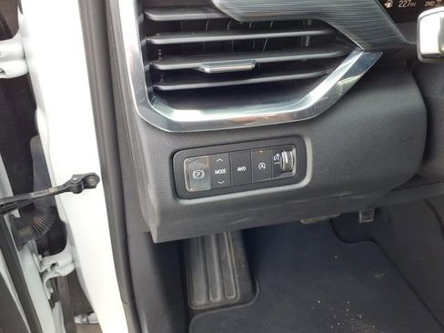 Used 2025 GMC Acadia Elevation image 20