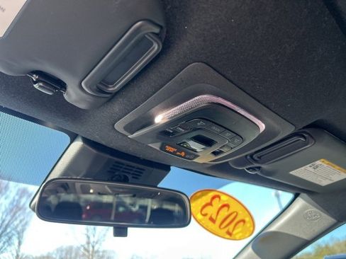 Used 2023 Toyota Corolla SE w/ SE Premium Package image 28