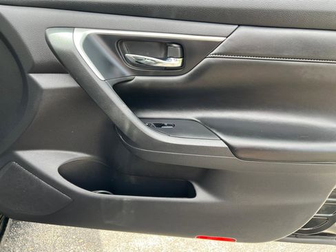 Used 2017 Nissan Altima 2.5 SL w/ Moonroof Package FWD image 31