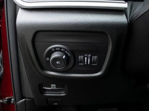 Used 2024 Jeep Grand Cherokee L Limited w/ Black Appearance Package image 8