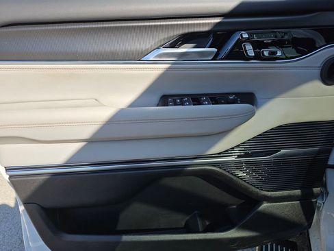 New 2026 Jeep Grand Wagoneer Summit w/ Premium Group III image 16