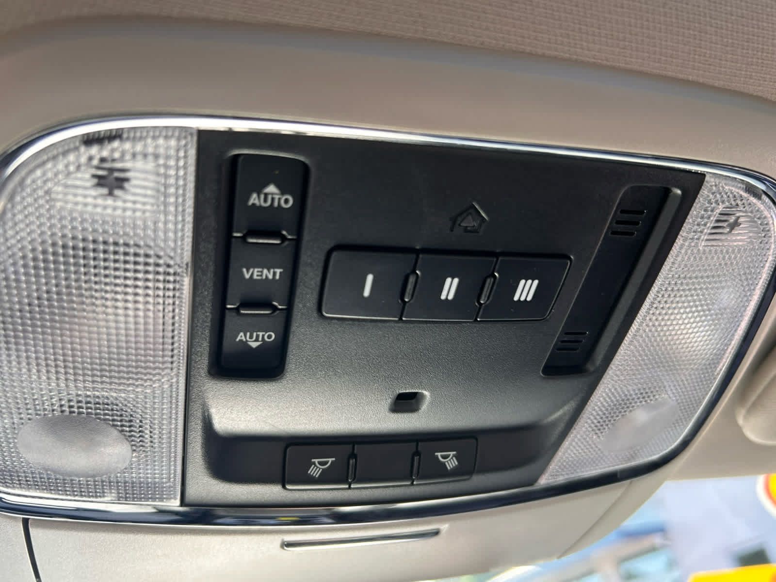 Used 2013 Jeep Grand Cherokee Laredo AWD/4WD image 21
