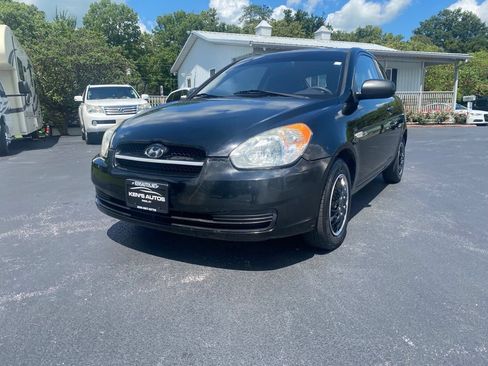Used 2011 Hyundai Accent GL FWD image 1