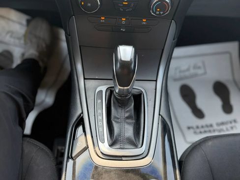 Used 2016 Ford Edge SE AWD/4WD image 16