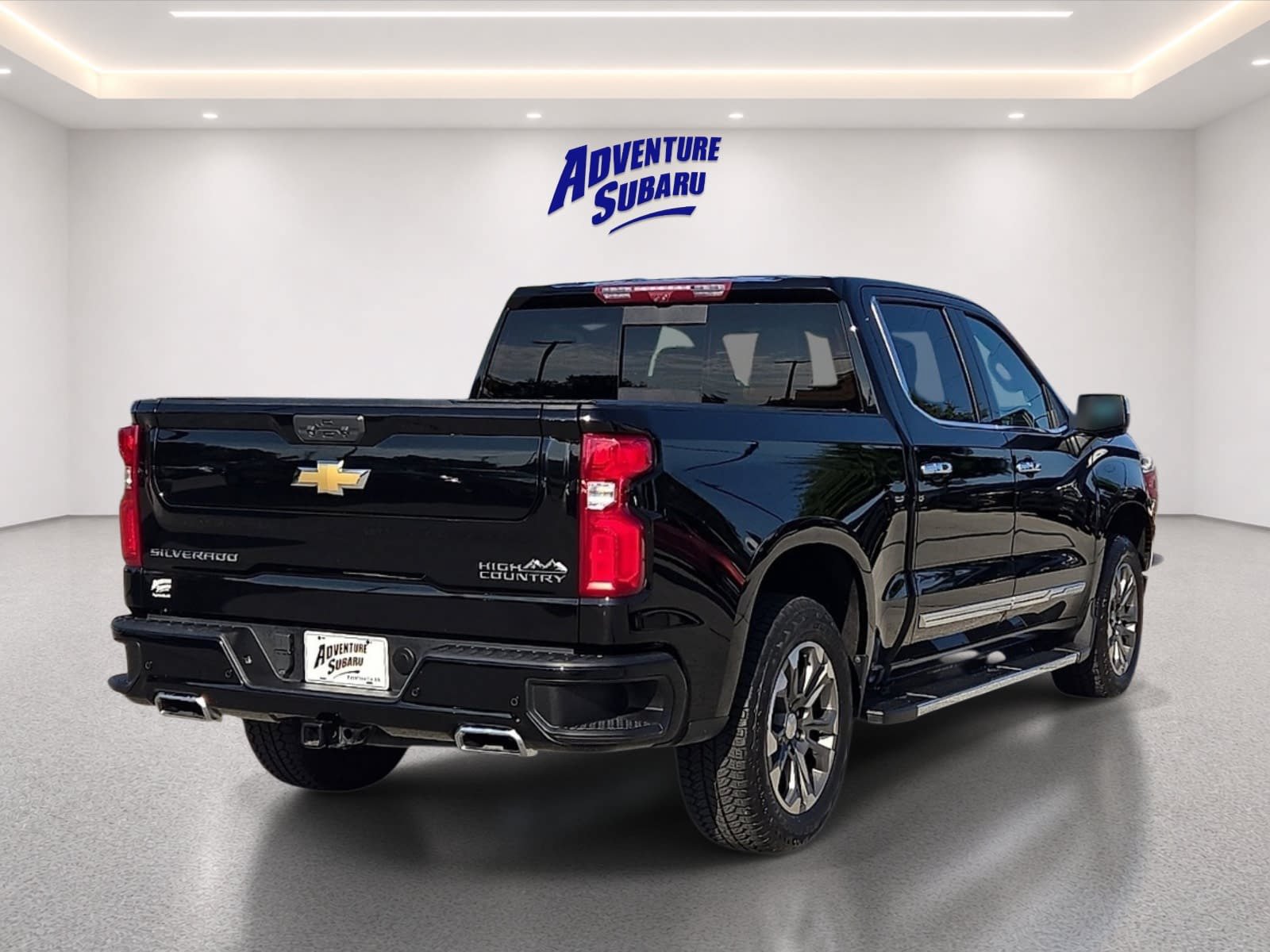 Used 2023 Chevrolet Silverado 1500 High Country w/ Technology Package AWD/4WD image 6